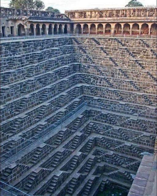 TarekFatah's tweet photo. Chand Baori, the largest and deepest stepwell in India. It consists of 3,500 narrow steps over 13 stories and extends 30 metres into the ground. 

The oldest parts of the stepwell date from the 8th century. https://t.co/7GlIHlICDW