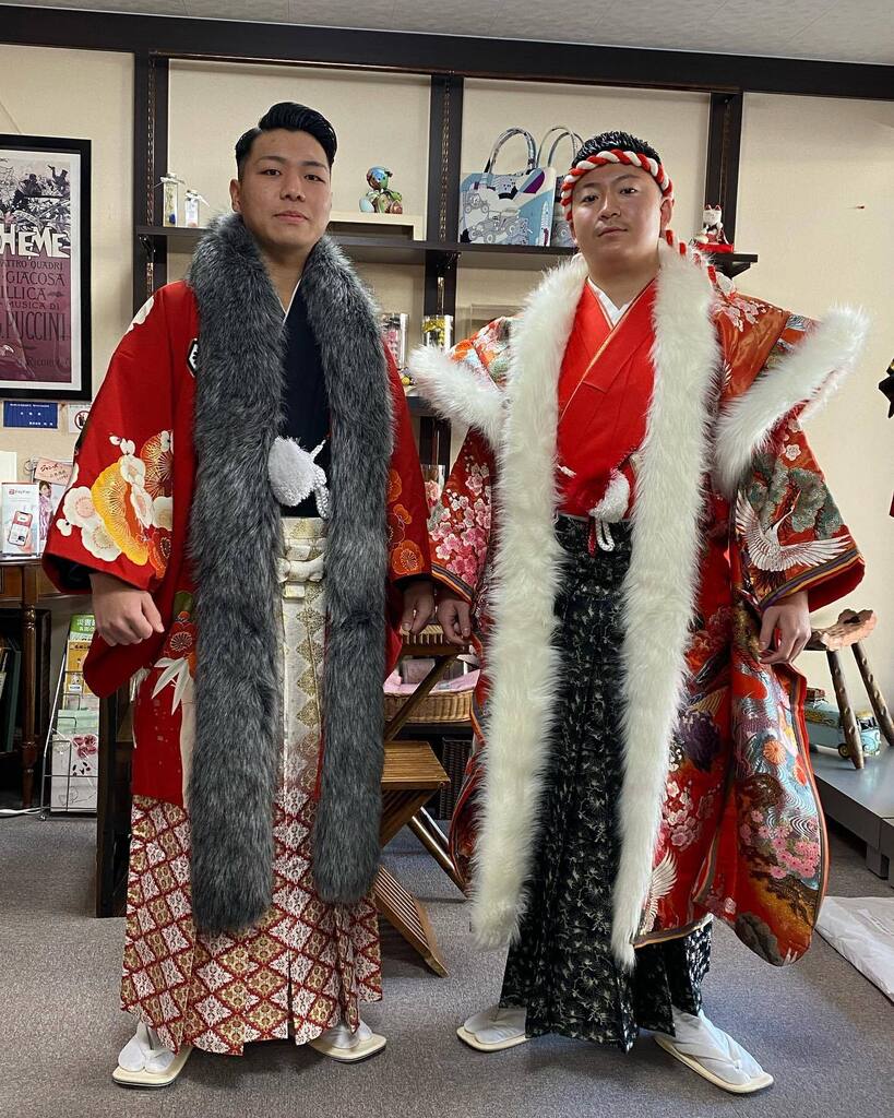 obebeya1's tweet photo. 成人式の前撮りです。
今年一番気合いが入ったグループ
#obebeya #成人式 #羽織袴 #男紋付 #男の成人式 #男紋付羽織袴 #羽織袴レンタル #男紋付き袴レンタル #羽織袴レンタル名古屋 #着物レンタル名古屋 #着物レンタルまつうら #打掛羽織袴 https://t.co/4DlwsPI3Dk https://t.co/cFZTWSADTB