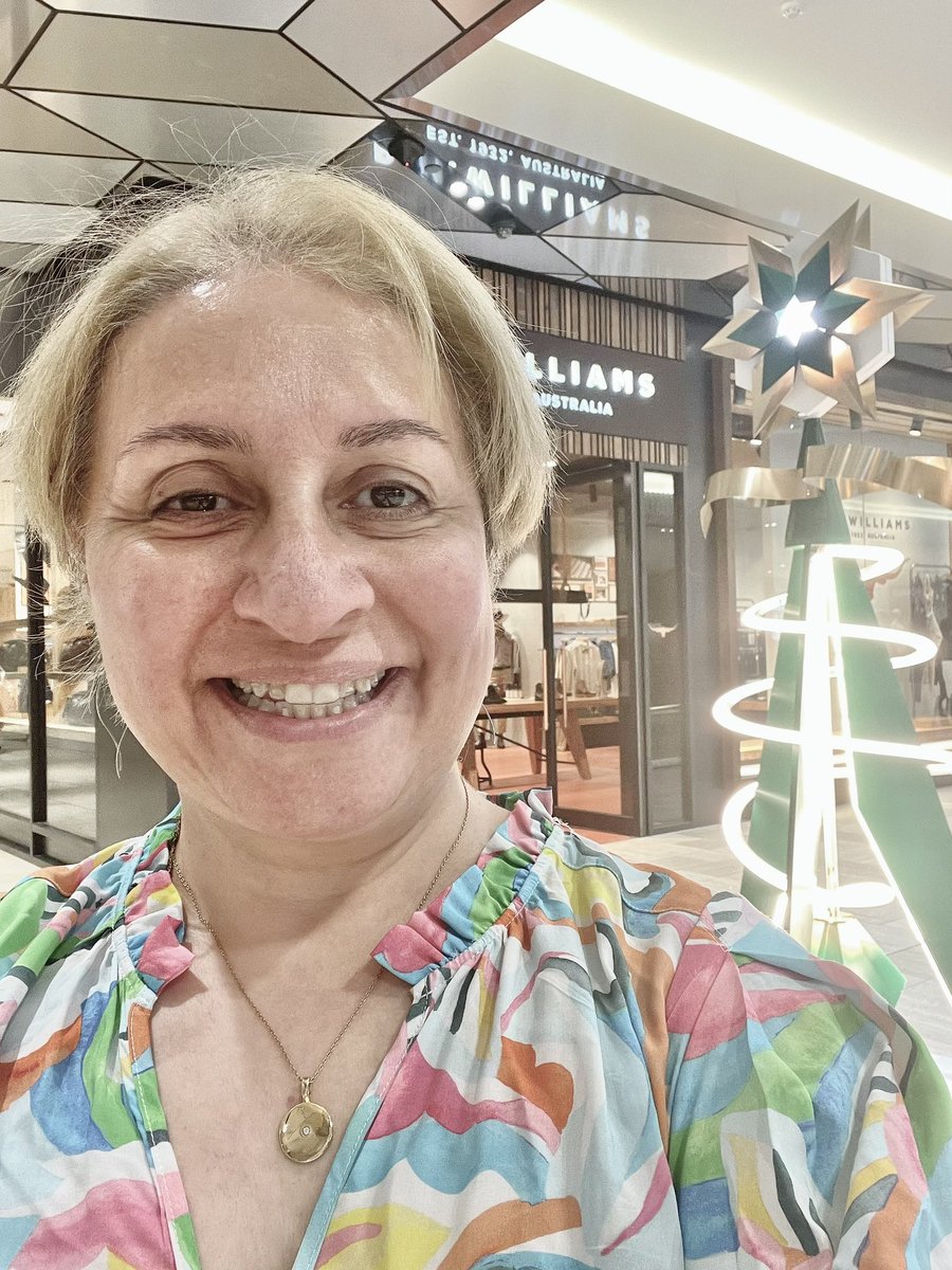 shsheida's tweet photo. What a big year 2022 was Got over Covid. Learn how to entertain at home without hitting road or the malls. I particularly lost few dearest people in 2022 but very positive 2023 bring so much life, opportunity and happiness ahead. 

I wish you all a very Happy New Year 2023 🥂 https://t.co/s1llxeJ7mh