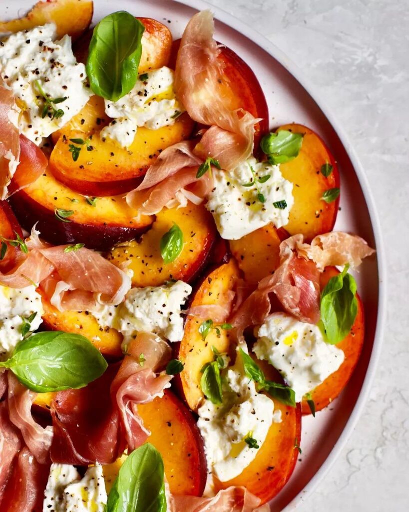 Summer is the season for Rosé, and not to toot our own trumpet but our CRU Rosé is pretty darn delicious, in fact Yvonne Lorkin described it as "groundshakingly good to sip no matter the season". 

So while you're busy stocking up on this beautiful, dry … instagr.am/p/CmxrBU2pibC/