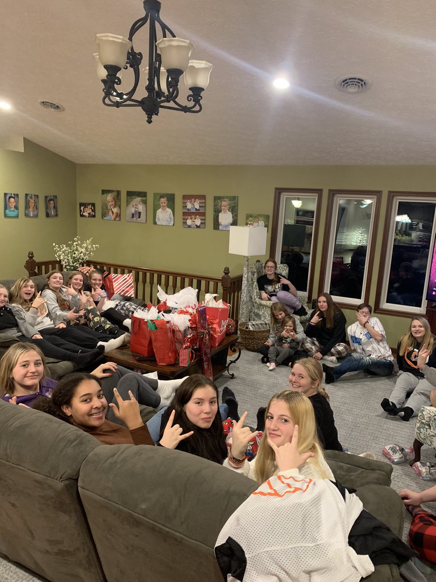 NCTLadyHoops's tweet photo. A little late, but we finally had time to celebrate Christmas as a team! It was great time just being together and laughing. 🧡🖤🏀🏀 https://t.co/4jABbewBJk
