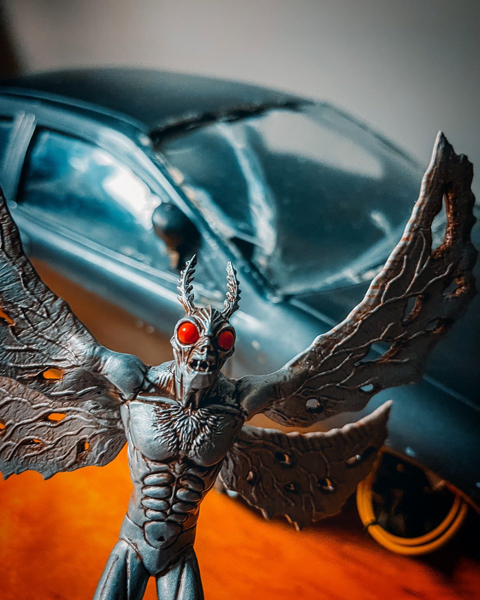 ObjectsPod's tweet photo. Haunted Objects Pod has worked tirelessly with CSI crime scene techs to recreate this completely accurate depiction of Mothman swooping down on your car. An Incredible achievement. 🔴🔴 https://t.co/JcqsYLXL7n
