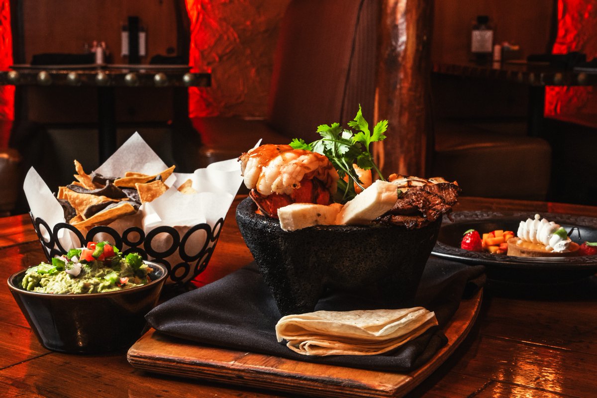 SilvertonCasino's tweet photo. Join us for some delicious New Yearโs Specials! ๐ฅณ Book your reservations at Twin Creeks Steakhouse, Mi Casa, or Sundance Grill online at https://t.co/EAL60jp51W #SkipTheStrip https://t.co/JXAz3oo1iX