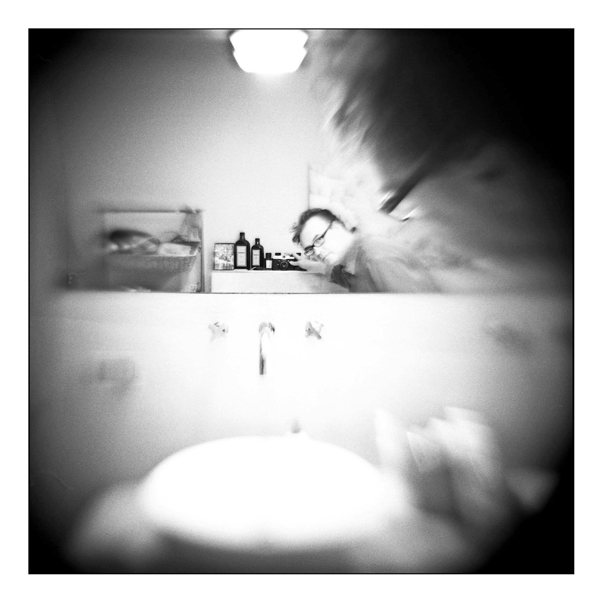 leobellandi's tweet photo. #standdevelopment #selfportrait #120mm #6x6 #bnwfilmphotography #fotografiaanalogica #selfmadecamera #filmisnotdead #autoritratto #rodinal #mediumformatphotography #mediumformatcamera #bnwphotography #photograph #argentique #fotografie https://t.co/nXPCS8hHbc