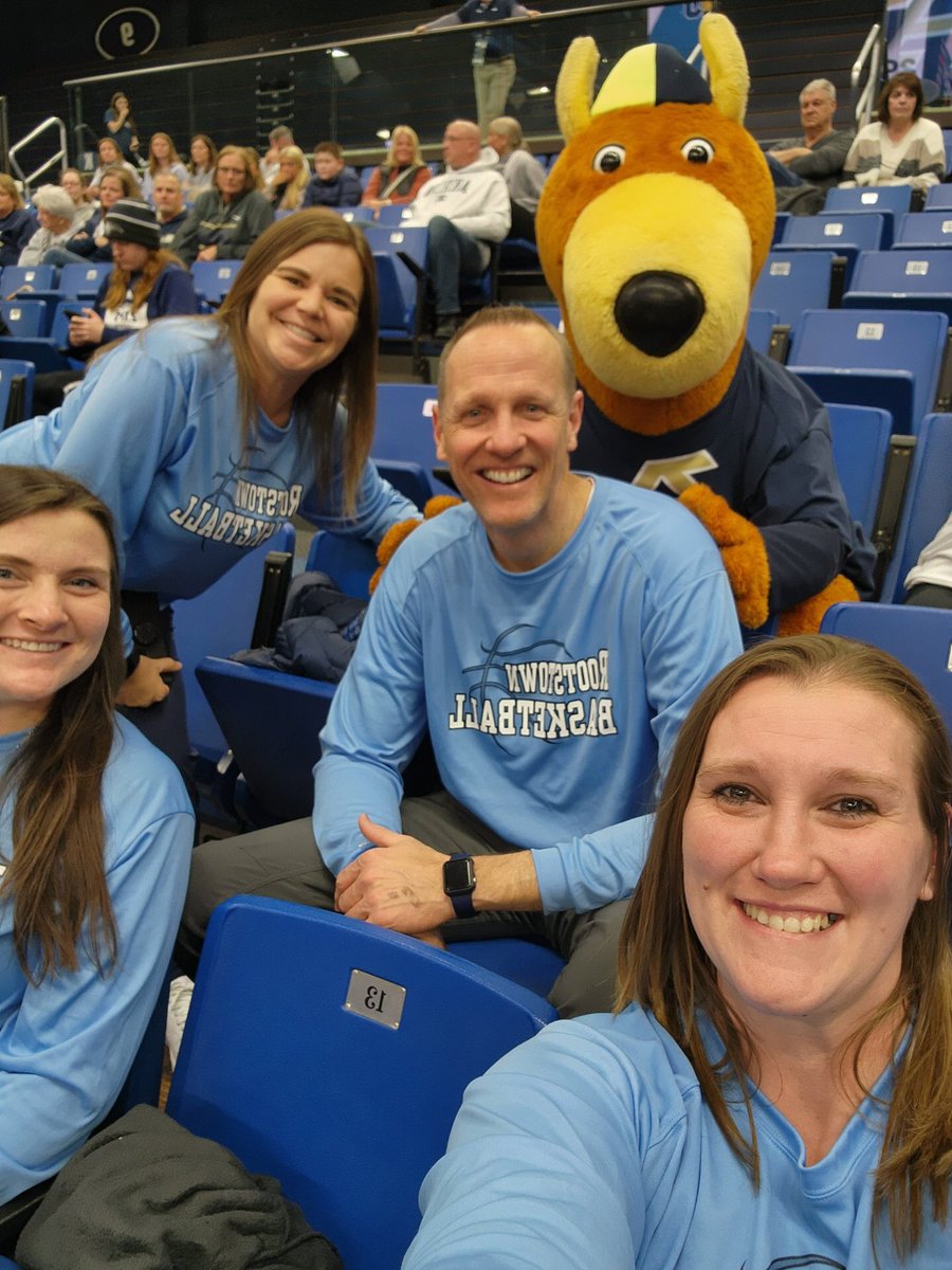 GirlsRootstown's tweet photo. More photos of the evening. https://t.co/mjHbLJ9bMT
