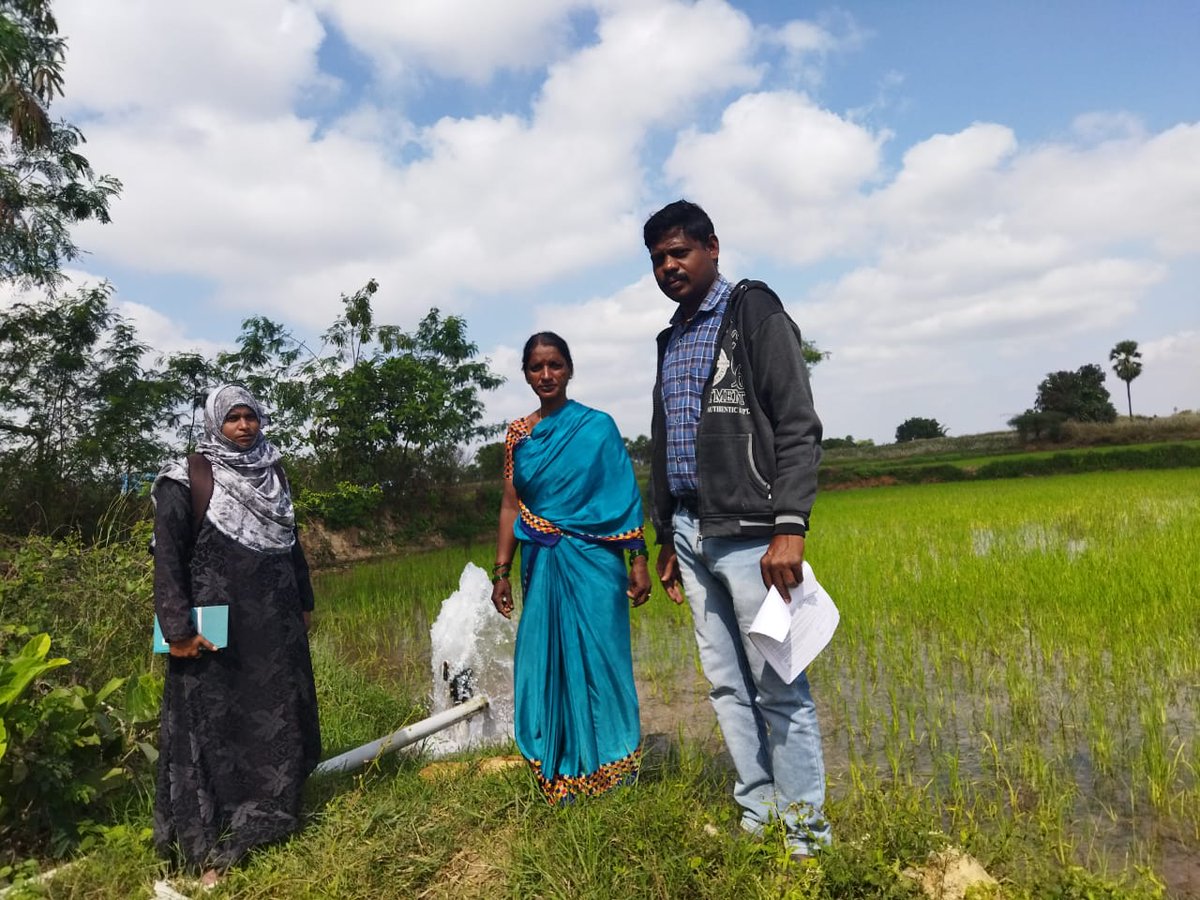 Horti_Athmakur's tweet photo. Inspected Chilli, Marigold fields and Oilpalm preliminary inspection at panakabanda ragibavi villages of Mothkur mandal suggested remedial measures to the farmer @Collector_YDR @Aclb_ydr @DYadadri https://t.co/muSdipKSnl