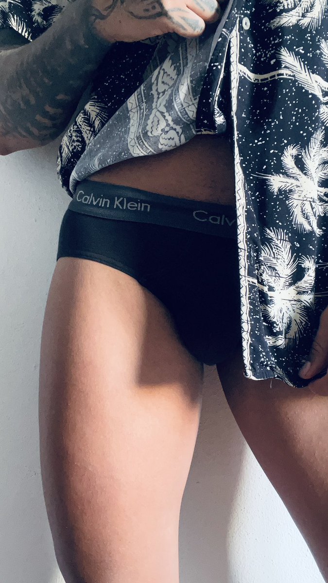 sebasdzp96's tweet photo. “ pregúntame 😈 … para que soy bueno ? ? 🤤 https://t.co/4wjA1BBxsM