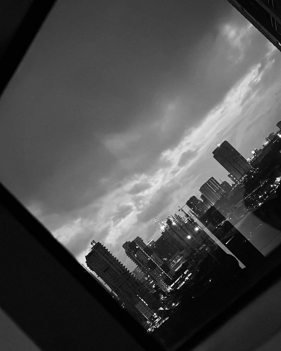 danielaritaxoxo's tweet photo. What a nice view! https://t.co/HvB0zB7QYV