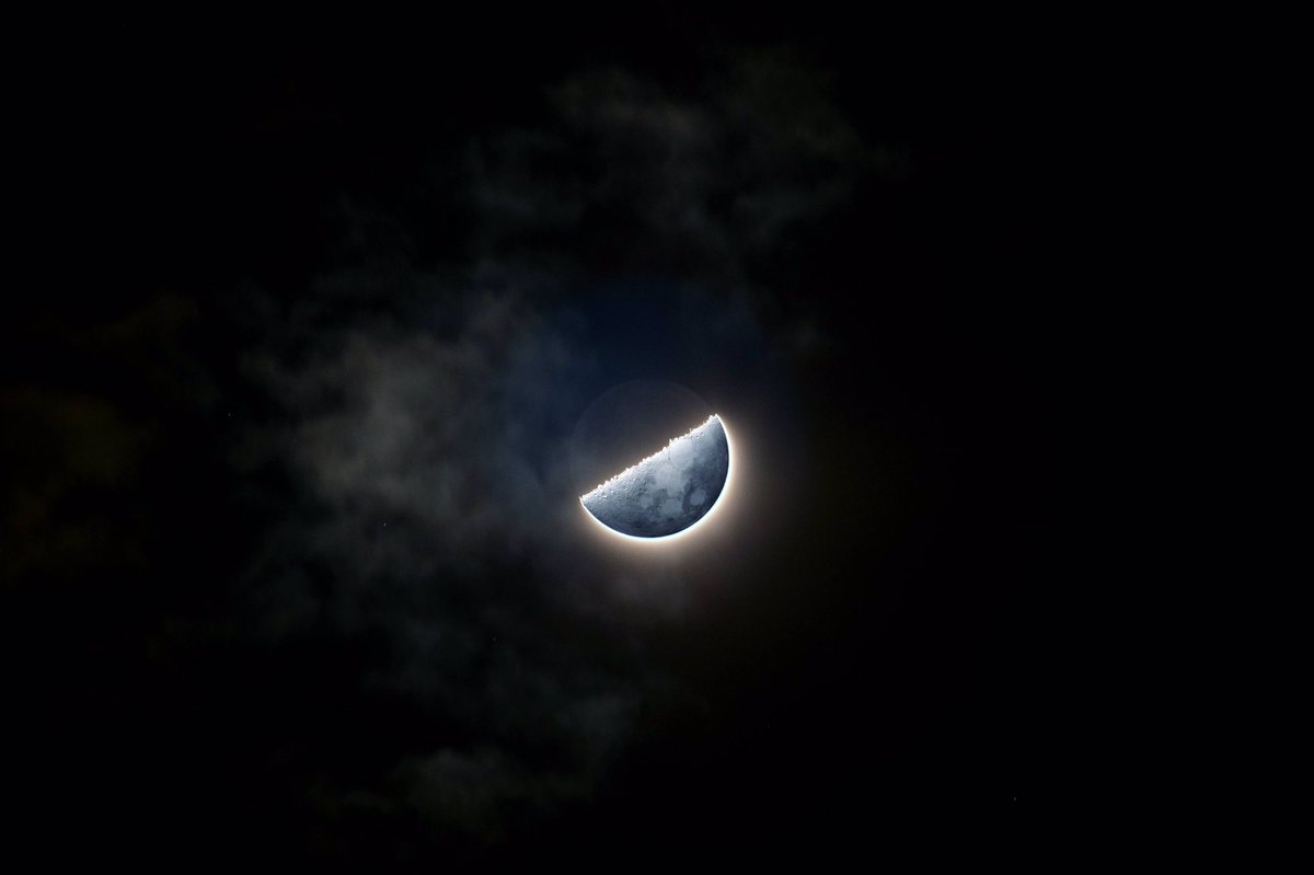 Kevin_Kangaroo's tweet photo. Tonight was mostly clear but the moon was obscuring many deep sky-objects so I decided to do some moon shots today. Tried to take a dual exposure image of the moon and clouds but during the edit I pressed the wrong button, but I accidentally created something kinda cool hahaha! https://t.co/qB60Van4PS