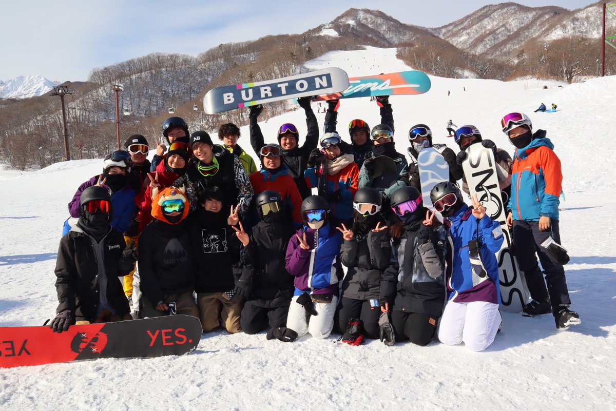Dokkyo_ski's tweet photo. クリスマス合宿に行ってきました🎄

三日間、各々レベルはありますが、それでもみんなで楽しく滑ることができました！

まだまだ部員募集中なので、気軽にお声がけください！他の写真はインスタにあげてるのでぜひそれもみてください😆 https://t.co/ANOjgxfPM3