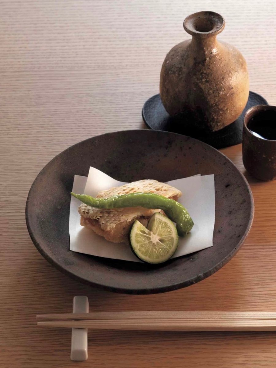 HERS_web's tweet photo. 【#HERS京都特集号、引き続き発売中】特集は「京都の時間」。旅の目的になる、注目店。隠れ家的な割烹で
季節の美味をわがままに割烹しなとみ 

https://t.co/92r1ECw4zI

#京都の時間 #京都旅 #京都 #hers秋号 #旅特集 #整えなおす #暮らし #lifestyle #食 #割烹しなとみ #伊藤徹也 撮影 #ハーズ https://t.co/a3zH7n94Ws