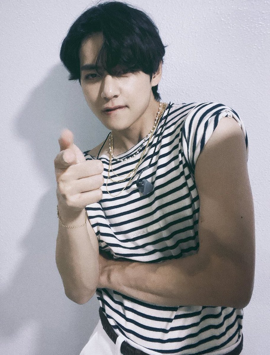 uarmyoongi's tweet photo. OS BRAÇO MUSCULOSO VAO SE FYDE https://t.co/upSArRcRl3