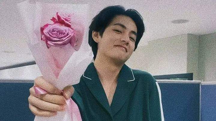 nargisparbin9's tweet photo. @BTS_twt 
Happy Birthday Taehyung.. Many many returns of the day. Be always happy ok bcz you smile in my everything. May allah blesse you love💜💜
#HappyBirthdayTaehyung 
#Bangladesh https://t.co/yFMcAzO2wP