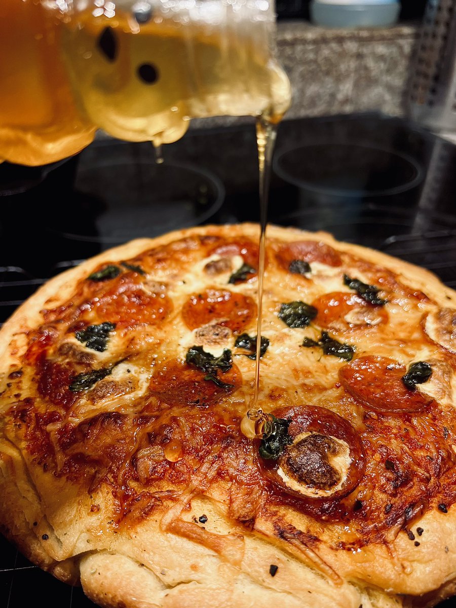 UglyApron's tweet photo. I made @therealweissman pizza to celebrate Andrew Tate’s arrest UwU https://t.co/SRZqookGwO