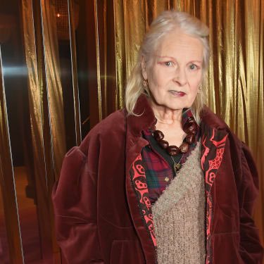 AliaAlMonla's tweet image. RIP 🙏
“Vivienne Westwood, fashion designer and style icon, dies at 81”
Credit: CNN Style 

#CMBarabia #colourmebeautiful #makeover #imageconsultant ￼ #Beirut #dubai #AbuDhabi #الامارات #sharjah #البحرين #السعودية #SaudiArabia #Riyadh #jeddah #Egypt #Jordan #Quatar