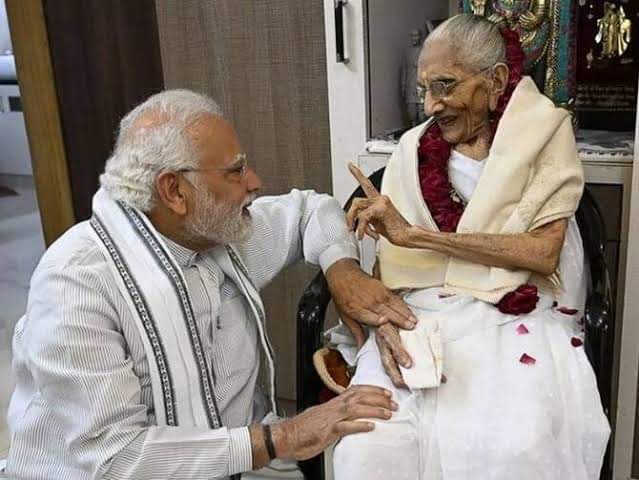 DrMarkanda's tweet photo. आदरणीय प्रधानमंत्री श्री @narendramodi जी की पूज्य माता जी का निधन अत्यंत दुःखद है। 

मैं भगवान से प्रार्थना करता हूं कि दिवंगत पुण्यात्मा को शांति एवं सद्गति प्राप्त हो।

ॐ शांति! https://t.co/2KrMGvgFme