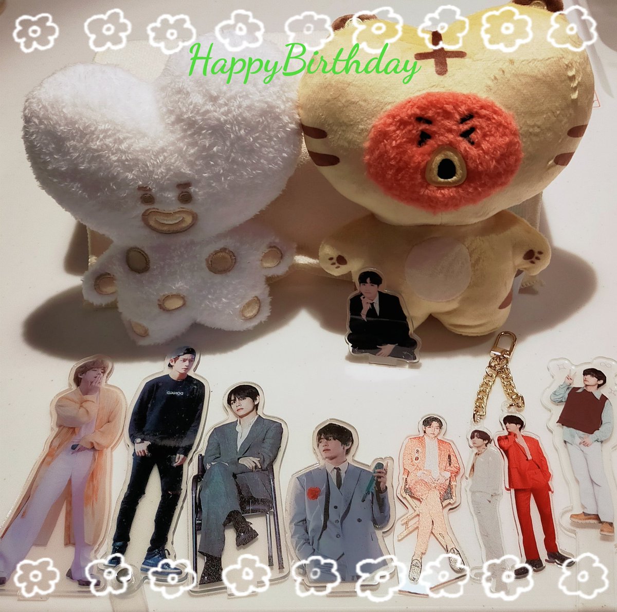 hs425918's tweet photo. #BTSV
#HAPPYVDAY 
#HappyBirthdayTaehyung
テテ💚センイルチュッカヘ🎂🎉

テテがたくさん幸せでいられますように🍀 https://t.co/5B06sisc5h