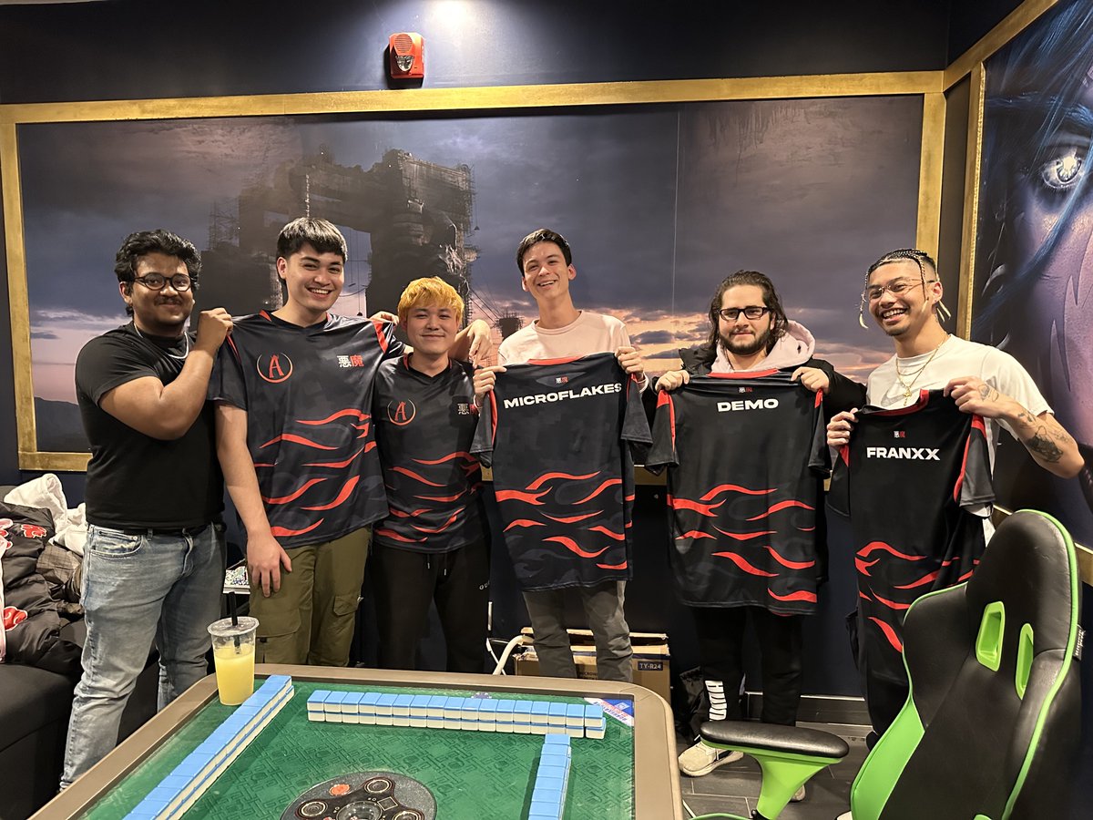 A lil bit late but had a fun time with some of the <a href="/AkumaEsports/">Akuma Esports</a> boys last night, can't wait for the next time🤪

god they're so hot🥵
