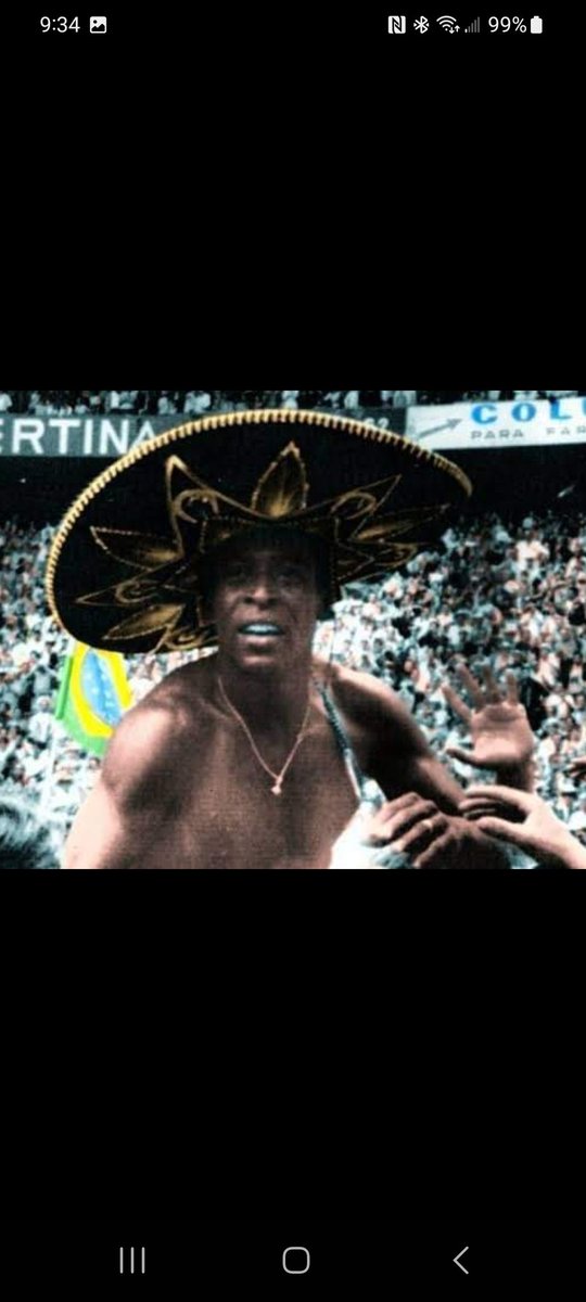 QEPD Pelé para mi el mejor de todos los tiempos y ante todo un deportista humilde y ejemplar no como los argentinos que gamaron el mundial y se llenaron de arrogancia y burlas hacia todo mundo. #rippele #goat #qepdpele #pele #riplegend