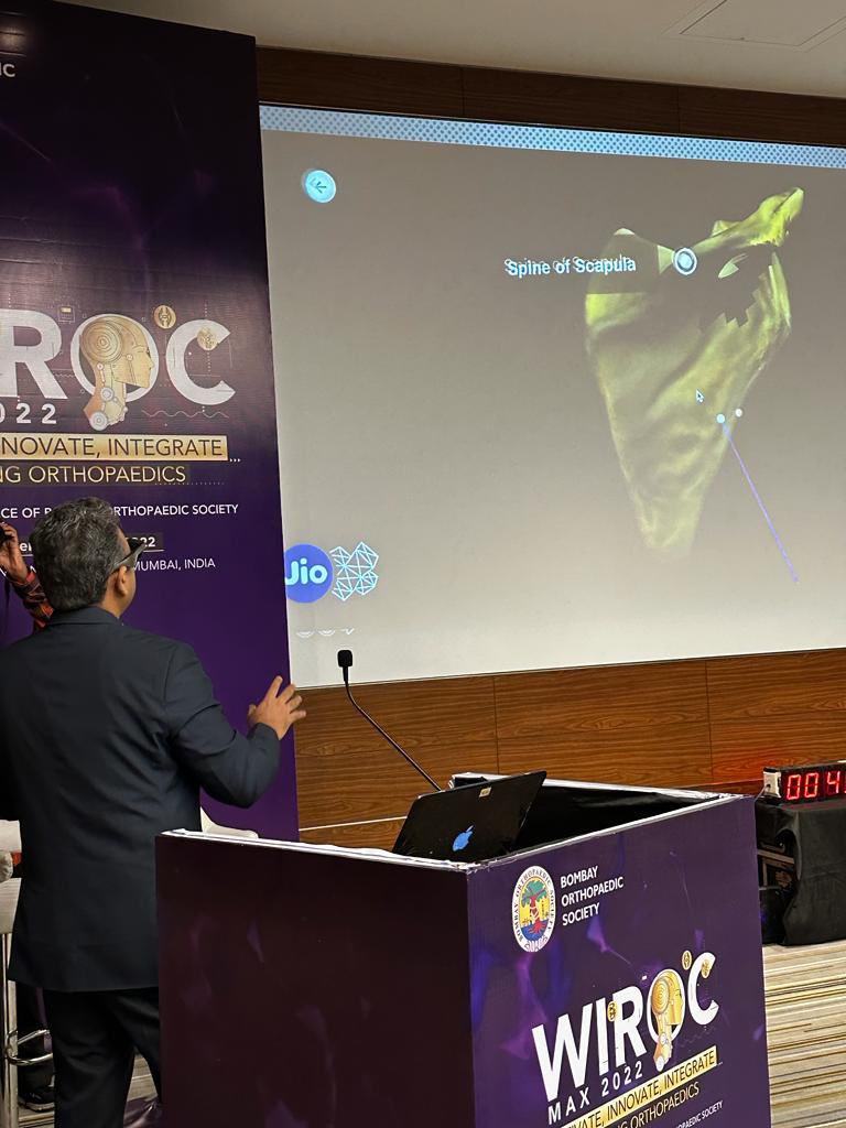 dipitshoulder's tweet photo. Mixed reality in shoulder replacement is here to stay and will be the future - demonstration in our annual WIROC MAX 2022 #VirtualReality #MixedReality #Shoulder #augmentedreality #shouldersurgery https://t.co/ZKY22H1MTk
