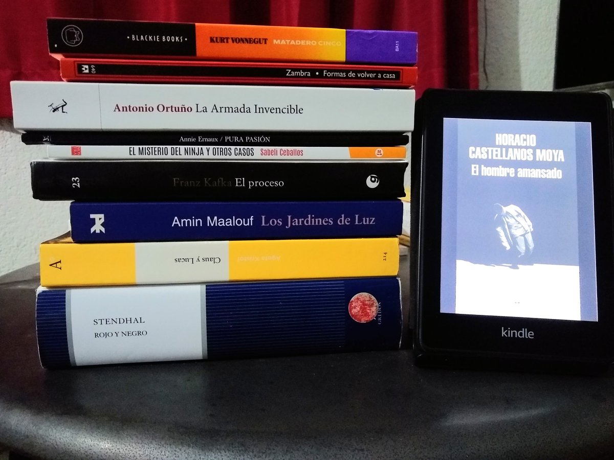 PedroFerrerFra2's tweet photo. Este 2021 leí cuarenta libros, elegidos por curiosidad o recomendación. Aquí los 10 que más me gustaron: https://t.co/dLZUkjw7z7