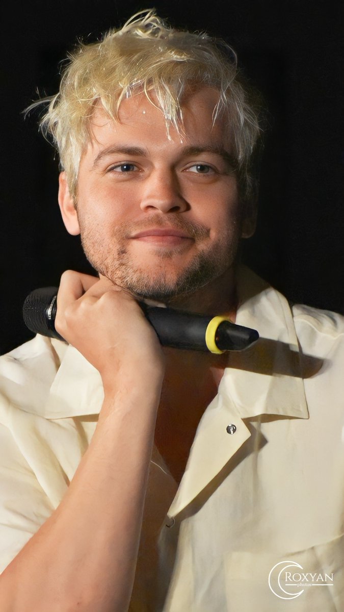 roxycorriveau's tweet photo. Alex Calvert ❤️‍🔥
Toronto 2022
@Alex8Calvert 
#spntor #torcon https://t.co/jBls00B74n