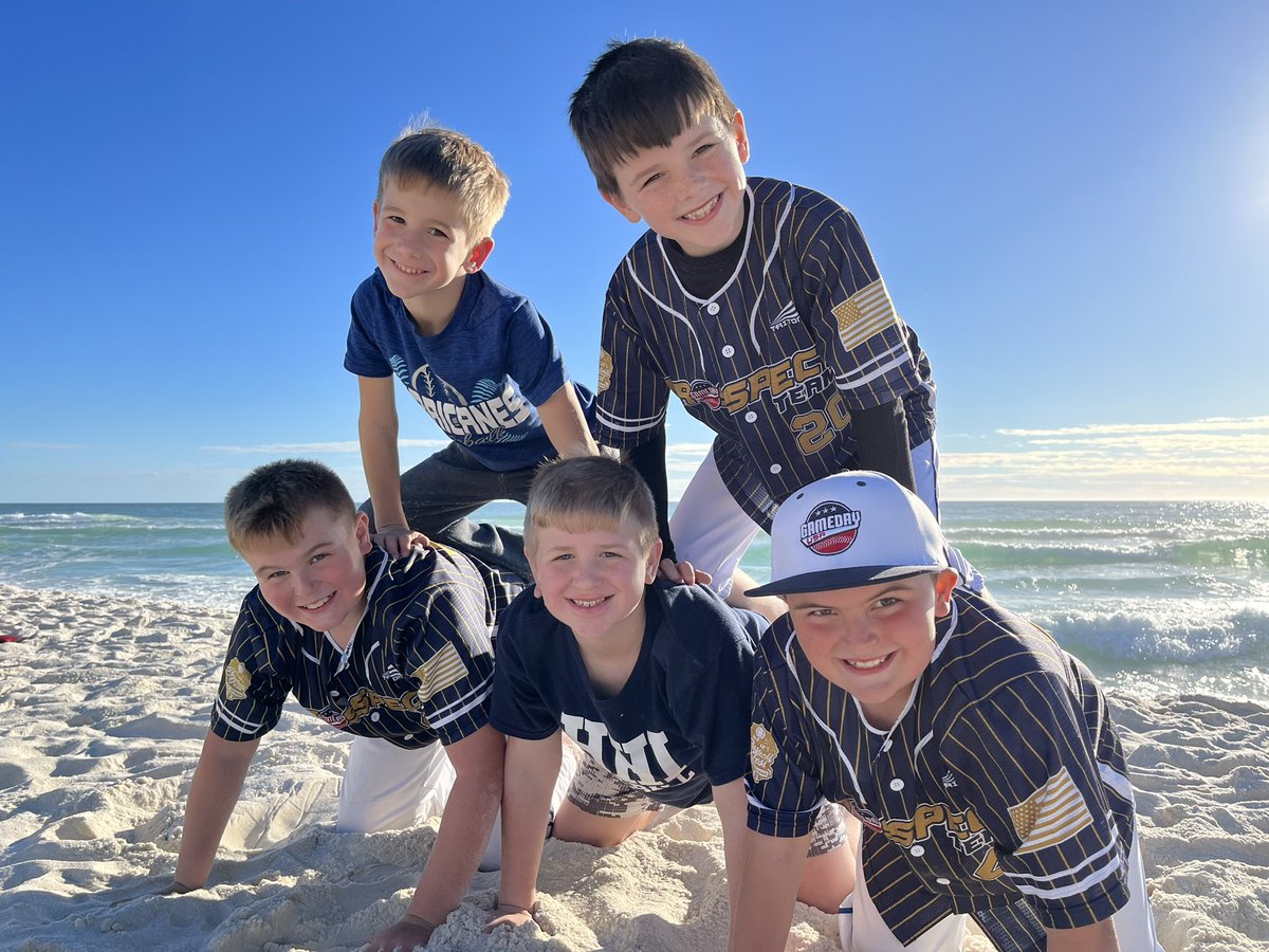 Judd_Henry's tweet photo. Off-field. #GameDayUSA #ProspectTeam #BaseballFest #HHI #Hurricanes https://t.co/7nbkSGAXSN