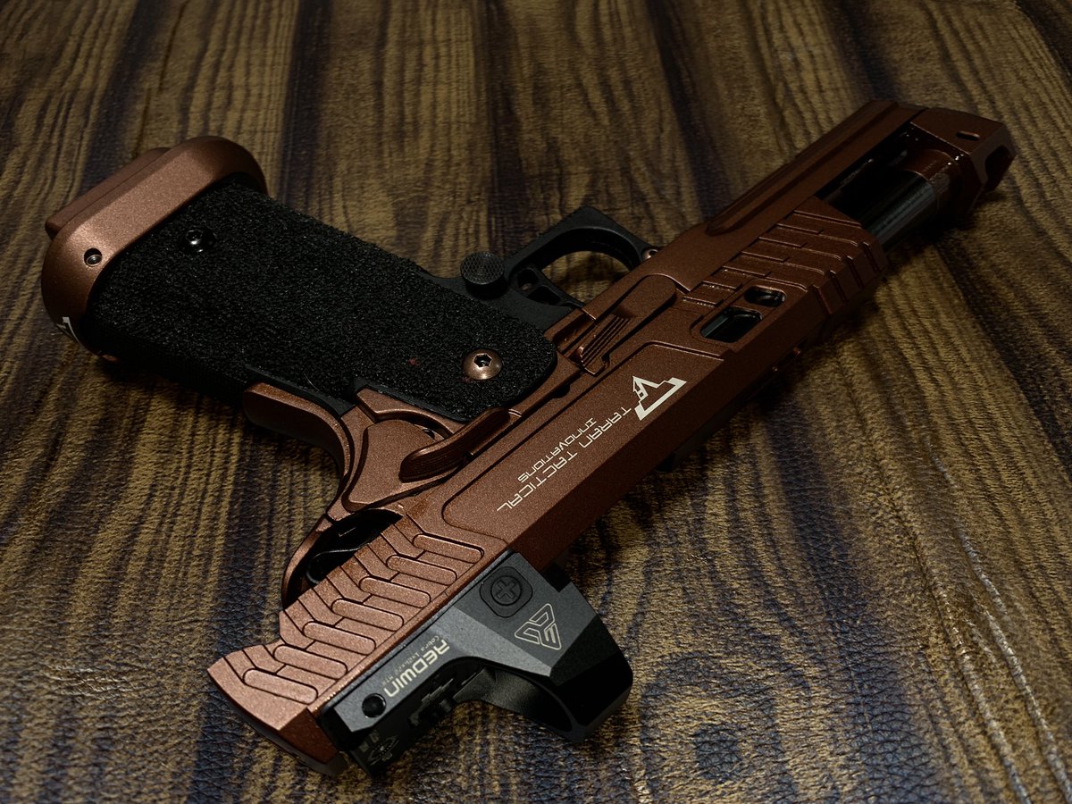 ALsan0304's tweet photo. ARMY ARMAMENT製 TTI SAND VIPER
REDWIN 1×26×22 MTRを載せてみた🪛
付属のネジが長過ぎるので半分に切断して締め付けを🪛結構パツパツで取り付けに苦労したな😅
#サバゲー
#サバゲー初心者
#エアガン弄り
#エアガンカスタム
#airsoftguncustom
#ARMYARMAMENT
#SANDVIPER
#REDWINOptics https://t.co/VIE3JxzKDK