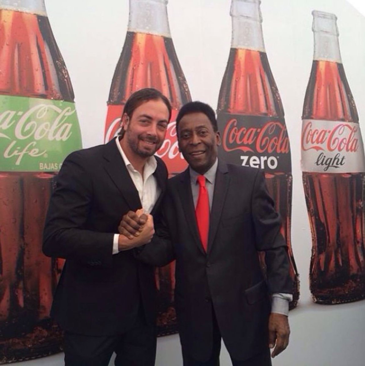 massunico's tweet photo. Descansa en Paz 👑 @Pele Leyenda 🙏 https://t.co/ht1vpxFghz