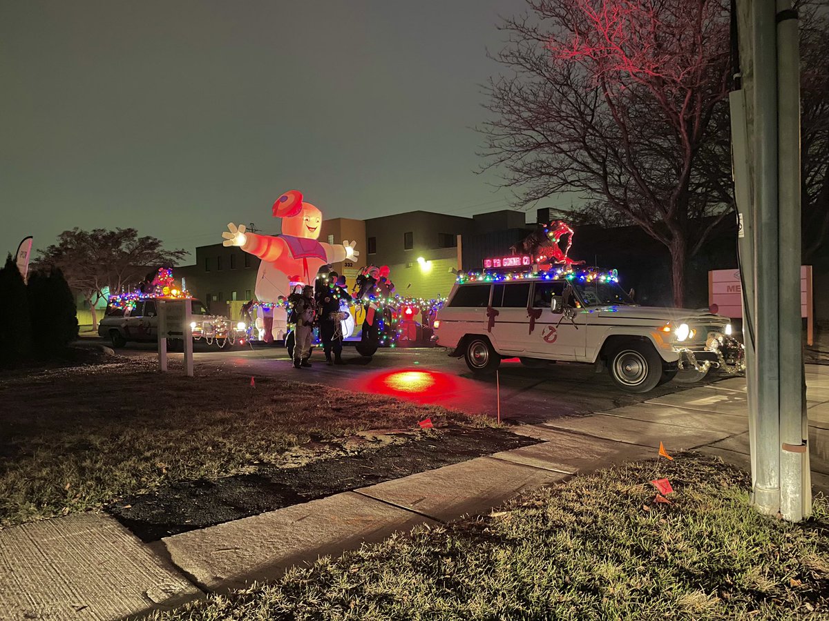 GhostbustersDT's tweet photo. Downtown Royal Oak was filled with holiday activities, photos with Santa, live reindeer, a cookie crawl, and The Lighted Parade on Main Street!
Visit https://t.co/fxD2NQqTIc to watch the full video!
#christmasparade #holidayparade #RoyalOakJingle #CookieCrawl #DowntownRoyalOak https://t.co/ed9PdVrcmU