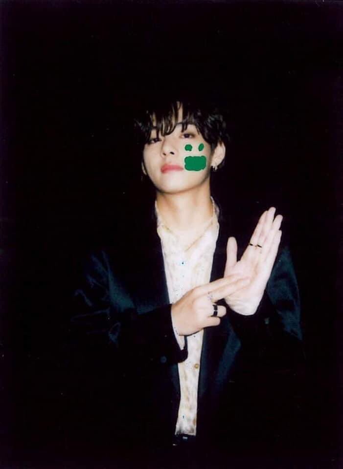 Katyortega151's tweet photo. #HappyBirthdayTaehyung #TAEHYUNGDAY @BTS_twt 🐻💜 https://t.co/JnPz5ULidQ