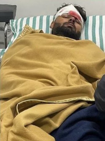 poojabishnoi36's tweet photo. भगवान जल्दी से ठीक करो हमारे शेर को #RishabhPant https://t.co/nyPXH2vA5y