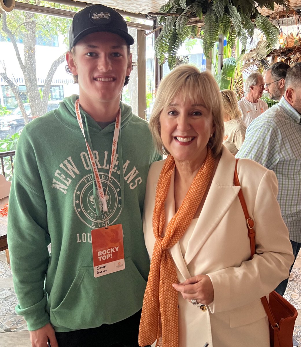 DondePlowman's tweet photo. Loved meeting prospective students, future Vols, and their families in Miami today. Looking forward to them joining the Volunteer community on Rocky Top! It is a great time to be a Tennessee Vol! #universityontherise @UT_Admissions https://t.co/6SrRjU1XMm