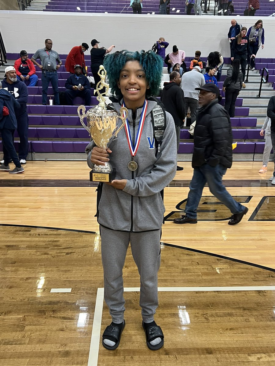 GirlsVashon's tweet photo. Congratulations to @iball_tu2 for earning a spot on the Mascoutah All-Tournament Team! 

Averaged 19.2 PPG this week 

48% FG 
62% (18-29 3PT) from behind the arc
2.0 assist to TO ratio. 

#VashonWeLove #VashonGBB #PHL https://t.co/jIkfZOjIjD