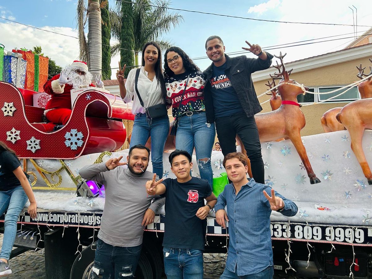 AlexisPonceLpe1's tweet photo. En la @redpoliticosmx siempre buscamos generar impactos positivos en diversos ámbitos. Es por ello que ayer se realizó una posada en una casa hogar para niños llamado “Amor en Acción Brazos Extendidos” en el municipio de Chapala. Gracias por la invitación. #RMJP https://t.co/ejElMDWiNA