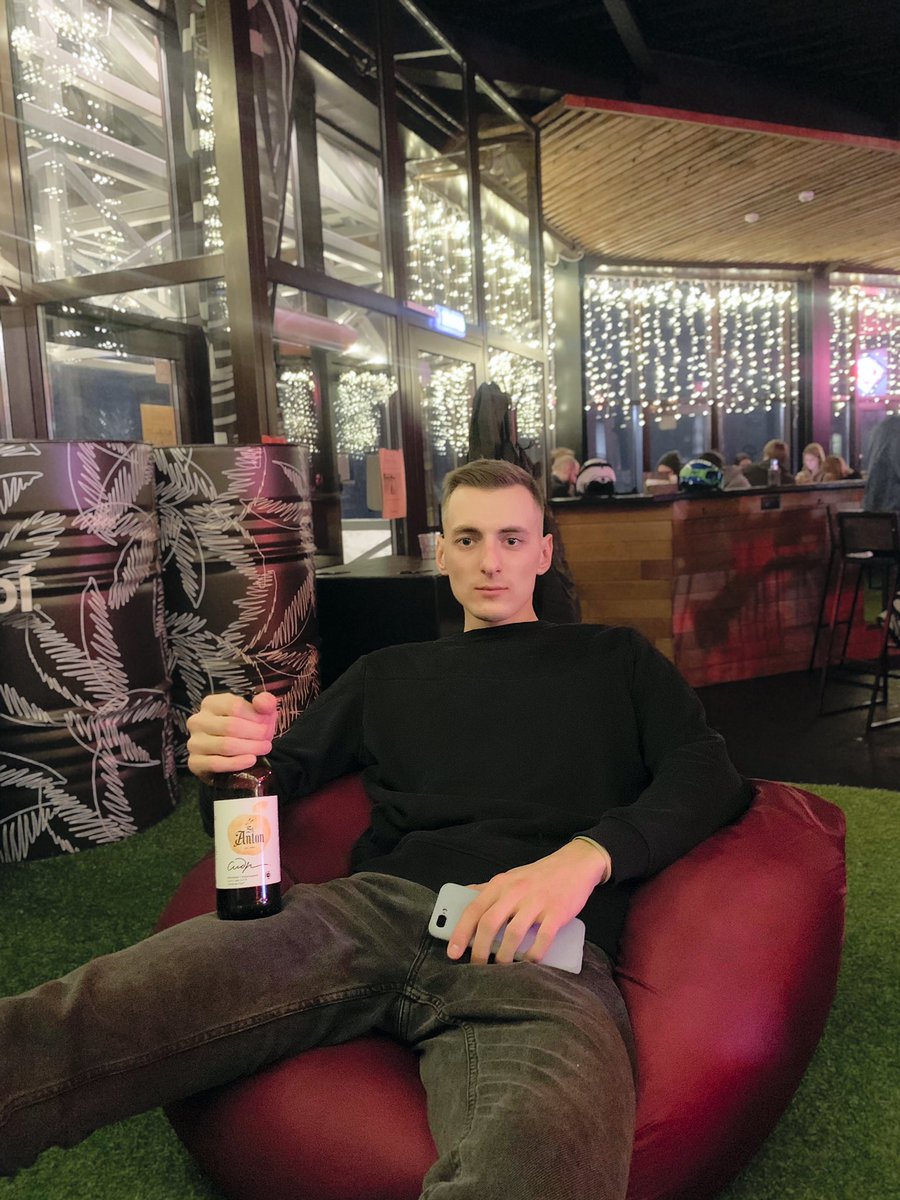slavian45's tweet photo. 0,5 пивка за твиттерских!
Как говорится, этот год был тяжелый, следующий будет еще хуже
#сновайгодай https://t.co/fLZVnpgj8T