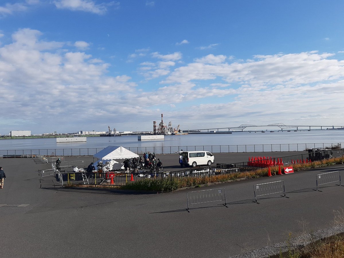 JsWorks2's tweet image. コミケの空は快晴なり！！