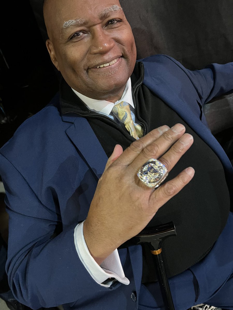 JasonRooneyVO's tweet photo. Bling bling https://t.co/zsMdtgj7t7