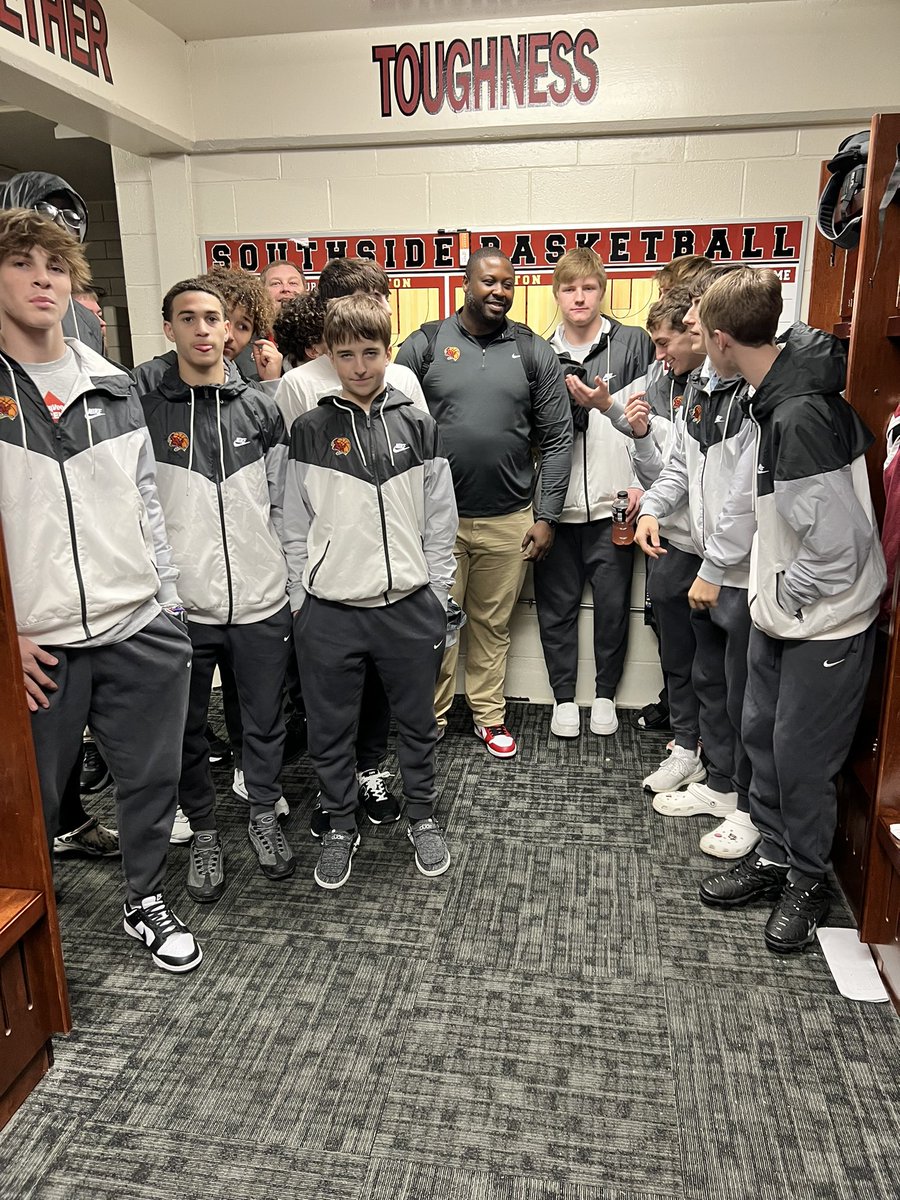jaredboone32's tweet photo. and of course to my family! Now chasing 200! #forthesouthside #southsidementality https://t.co/ruYv0s4PME