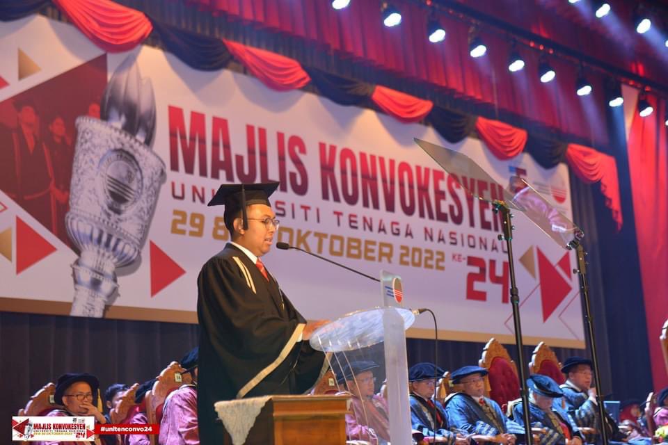 _ilmanhakim's tweet photo. Thank you 2022 for the glorious year. Next, 2023 💅🏻 https://t.co/9JU35hrZay