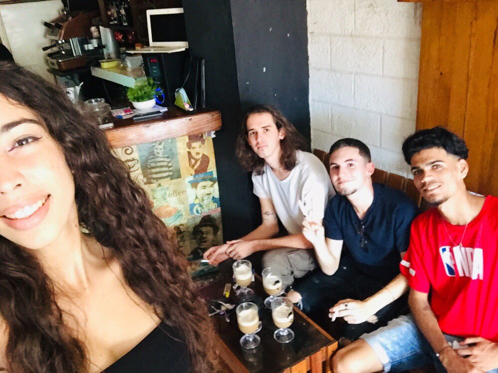 Maxdiel_Fdez's tweet photo. Café con estas zorras ☕️ https://t.co/NYwQMnOUkJ