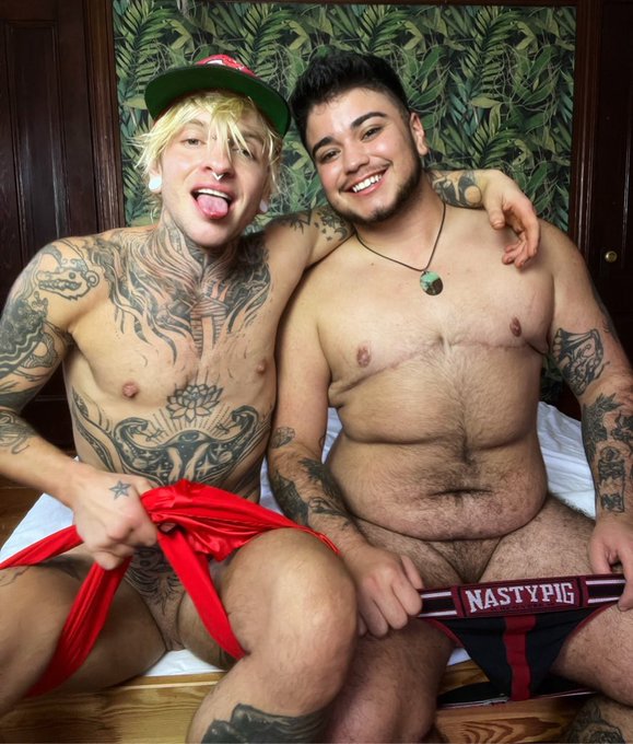 2 pic. RT if you think tboys r fuckin’ hot 
???? @apollo__moon https://t.co/PQP4gQSBso