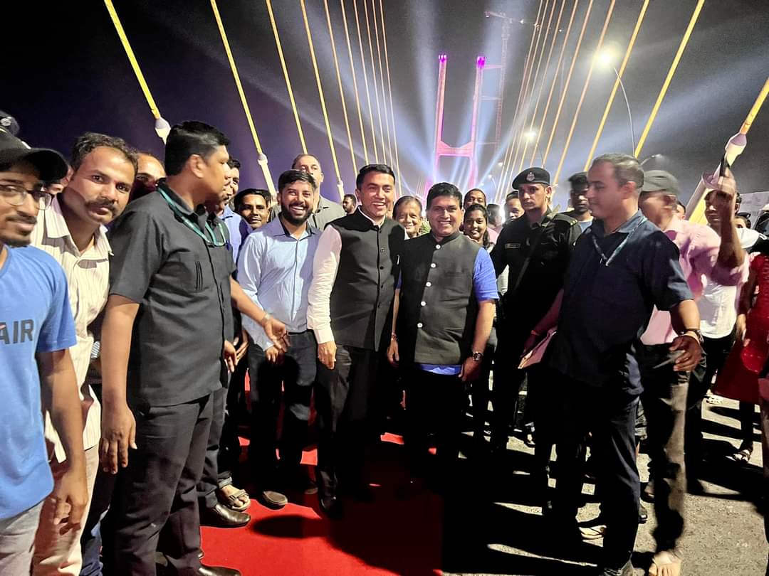 DajiSalkar's tweet photo. A proud moment for Goa as world class connectivity between North & South Goa has now been achieved with the opening of the iconic #NewZuariBridge
Thanks to our #DoubleEngineSarkar
#ConnectingGoa
#PragatiKaHighway https://t.co/M4FLysCSrI