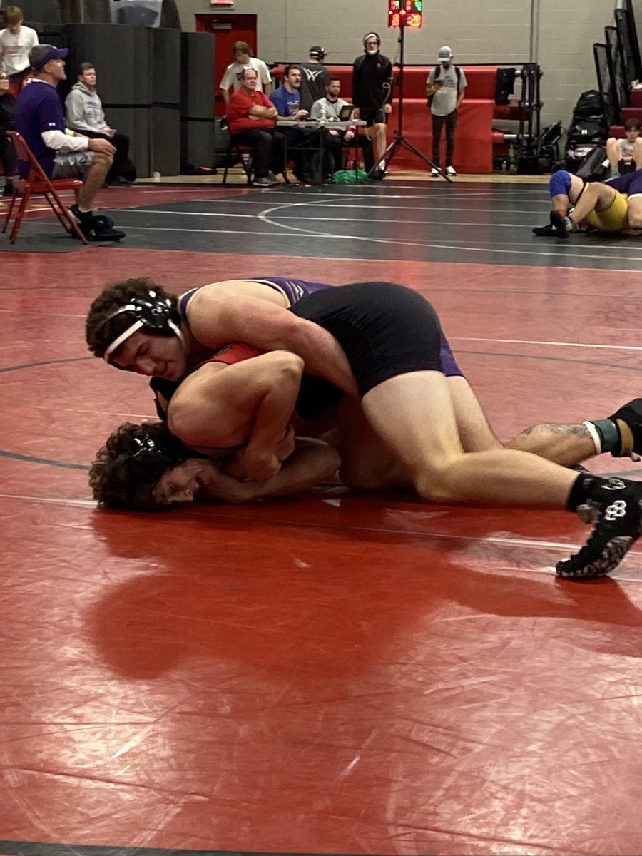 J_SMITH_ENT's tweet photo. Sutton, Smith, &amp; Bova go undefeated and Barnes &amp; Matchiner drop one match each. All 5 will have a chance to win a title at the Red Schmitt Holiday Tournament tomorrow at Granite City. https://t.co/eZkOkhWaXk