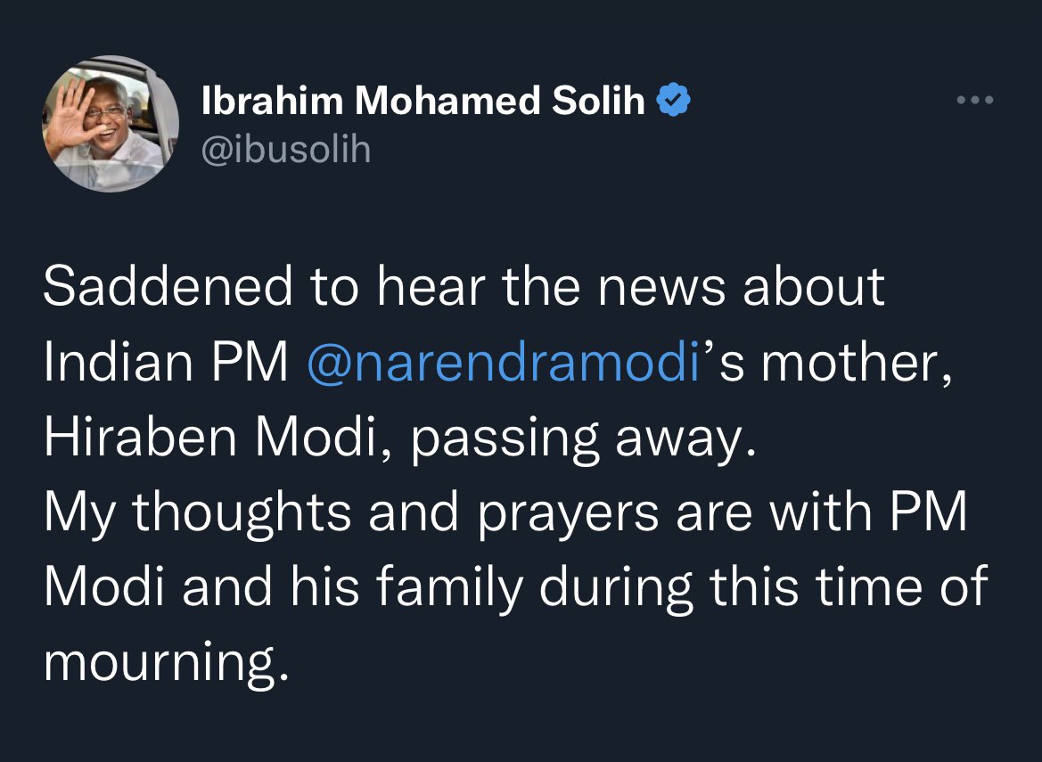 auxamu's tweet photo. Raees mibunanee kon kahala prayer eh tho???

@dr_iyaz @alizaid1000 @axanner https://t.co/iJCQuM0opE