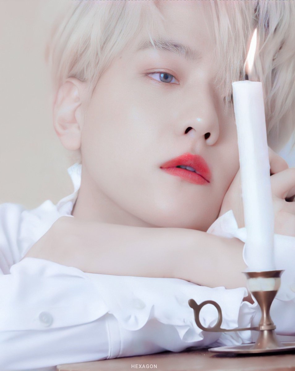 uwubyun's tweet photo. Byun Baekhyun’s world turned dark the moment he entered the age of 29. 

The accident that occurred a month ago left both of his eyes blind. https://t.co/hLQu1ttjoi