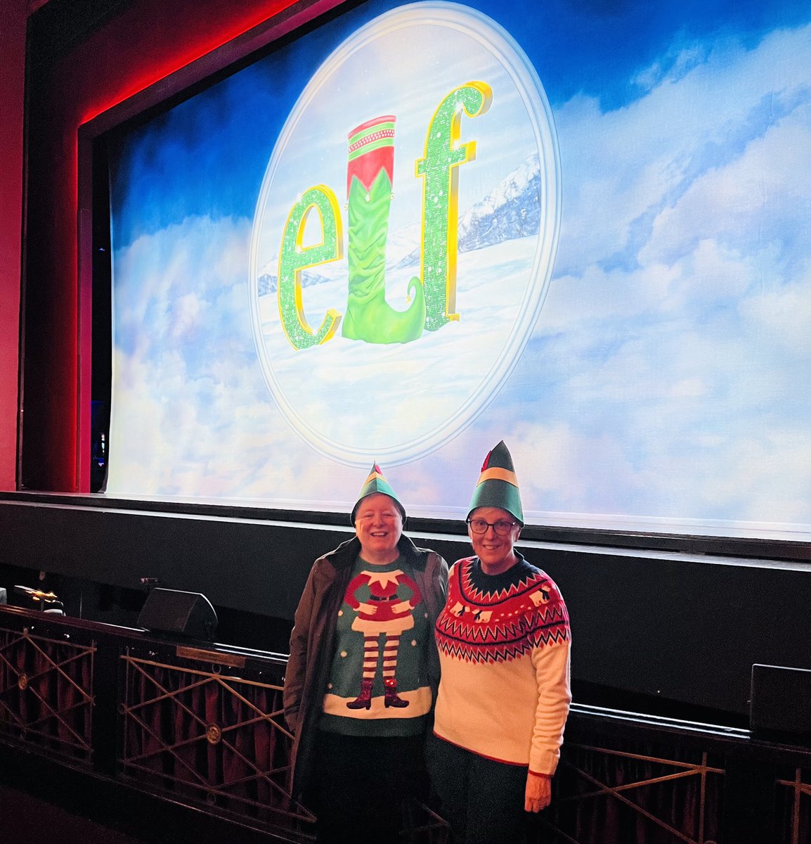 Finally got to see <a href="/elfmusicalLDN/">Elf The Musical</a> after all the train strikes and rearranging and what a great time we had last night thank you  <a href="/DominionTheatre/">Dominion Theatre</a> 😂🎄