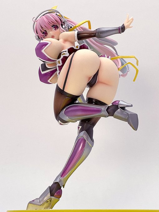 アングルを低くしてもう一周してもらいましょう!
ポニーテールのそに子ちゃん可愛いですね。
このお尻は追いかけたくなります! 