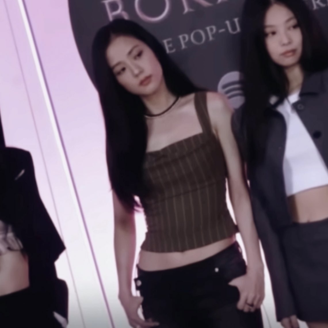 jisoosjpg's tweet photo. kim jisoo https://t.co/wrP2pUUn9o