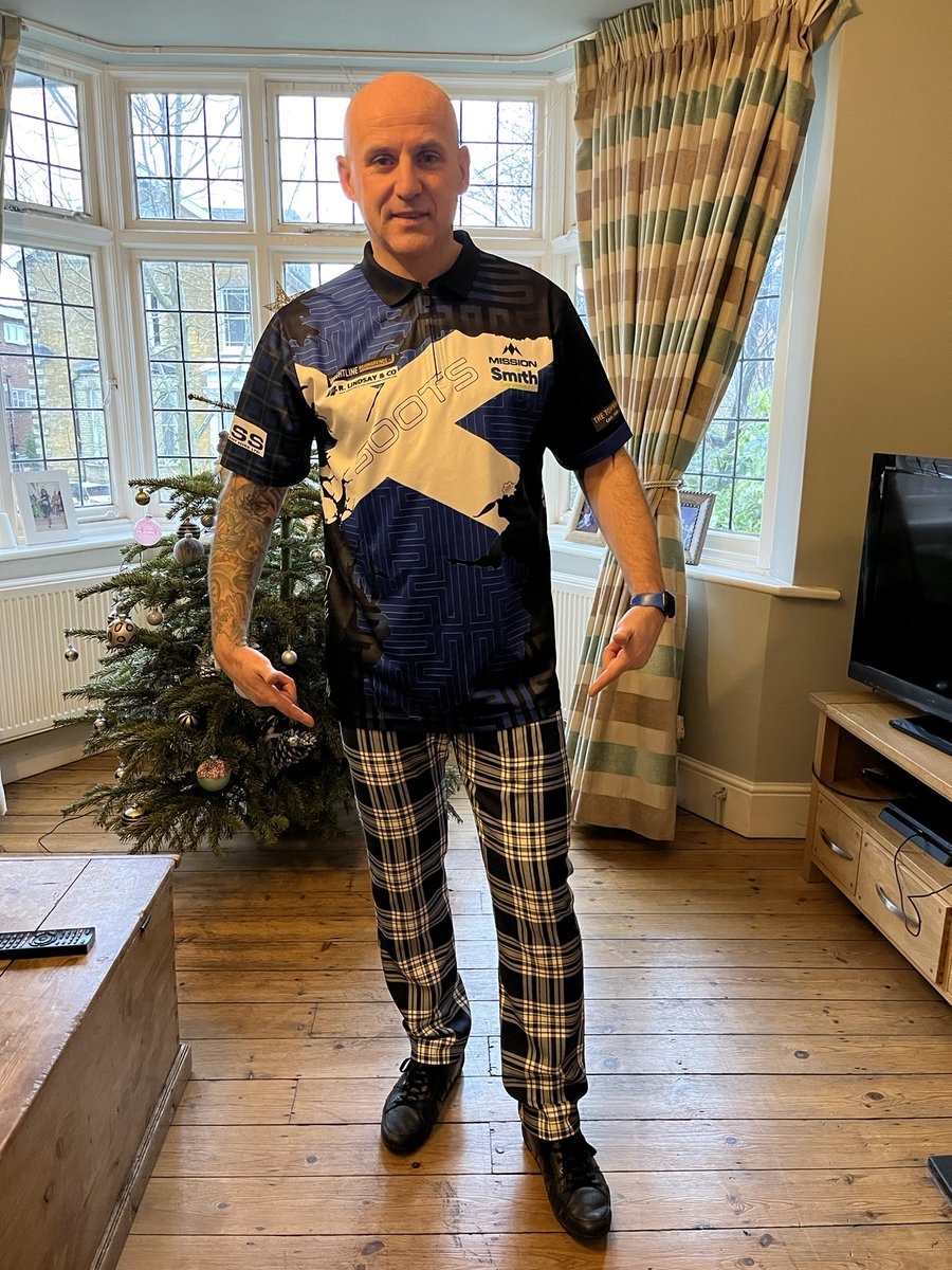 Today we are stepping oot in Menzies Tartan…….but I most definitely won’t be cuddling big Vincent 😜🤣

Huge day ahead……C’MON SCOTLAND 💙🏴󠁧󠁢󠁳󠁣󠁴󠁿

Slanj Kilts
Mission Darts
Big 5 Sports Management
Brian Allan
Scott Smith
Darrin Wright
George Burns <a href="/townhouseARB/">G Gersok</a> <a href="/slanjkilts/">Slanj Kilts</a>